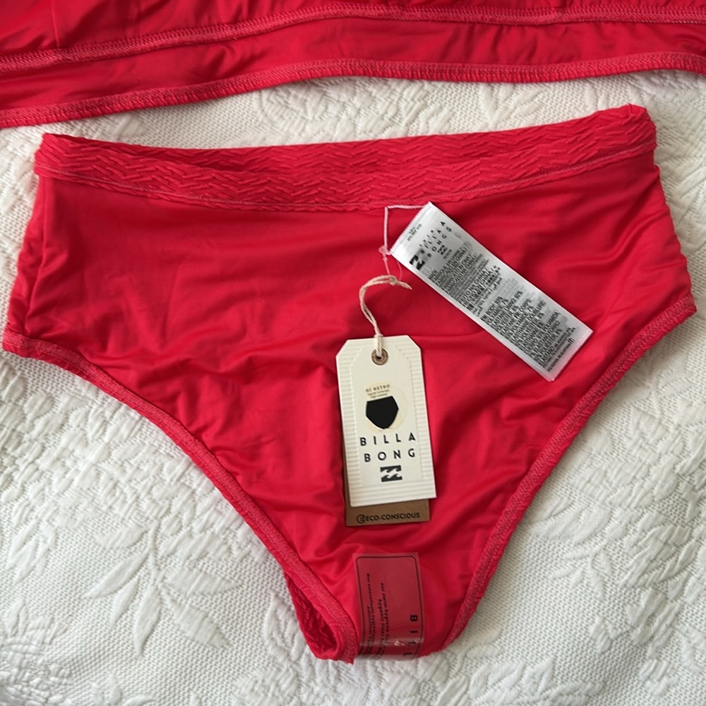 NWT Billabong Chasing Tides Elliot bikini set. Size Medium bottom, Large Top. - Picture 13 of 16